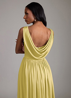 Azazie Novi Robes de demoiselle d'honneur Robe Trapèze en Satin extensible Avec poches Canari image4