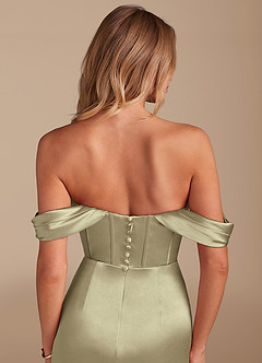 Azazie Asha Robes de demoiselle d'honneur Robe Fourreau en Satiné métallisé Épaule décolletée Vert Mousse image6