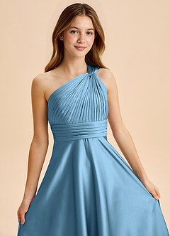 Azazie Charlize Junior Jurk van Stretch Satijn met A-Lijn Geplooid Staal Blauw image6