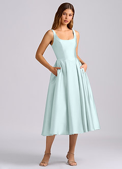 Azazie Amalie Robes de demoiselle d'honneur Robe Trapèze en Satin extensible Plissée Verre De Mer image3