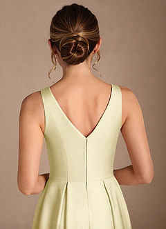 Azazie Fulton Mère de la mariée Robes Robe Trapèze en Satin extensible Plissée Sorbet Citron image6