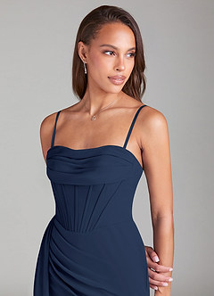Azazie Amyra Robes de demoiselle d'honneur Robe Fourreau Convertible en Mousseline de soie Épaule décolletée Bleu Marine Foncé image2