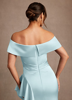 Azazie Kirsty vestidos de madre de la novia Vestido de Azul Nube de Satén Elástico de Corte Recto con Vestidos sin tirantes image6