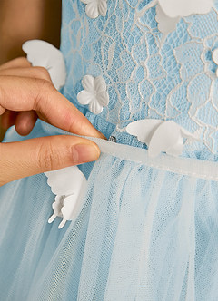 Azazie Darlina Robe Demoiselle D'honneur Fillette Robe Princesse en Tulle Dentelle Ivoire Bleu Ciel image12