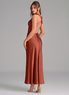 Azazie Evadne Vestidos de damas de honor Vestido de Terracota de Satén Elástico de Corte Recto con Plisado image2