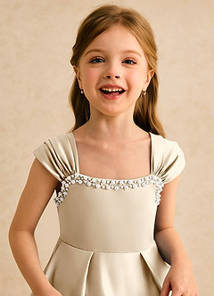 Azazie Yosemite Jurken voor bloemenmeisjes Baljurk Jurk van Mat Satijn Sweetheart Halslijn Champagne image7