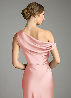 Azazie Emerson Robes de demoiselle d'honneur Robe Sirène en Satin extensible Épaule décolletée Rose Poudré image7
