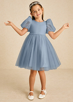 Azazie Blondie Robe Demoiselle D'honneur Fillette Robe Trapèze en Tulle avec manches Bleu Poussiéreux image4