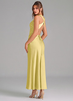 Azazie Evadne Vestidos de damas de honor Vestido de Canario de Satén Elástico de Corte Recto con Plisado image2