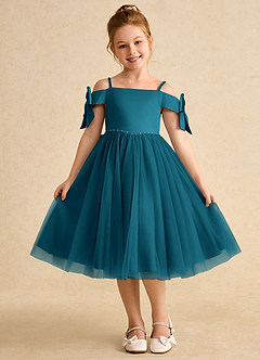 Azazie Amie Robe Demoiselle D'honneur Fillette Robe Trapèze en Mat Satiné Épaule décolletée Bleu Encre image3