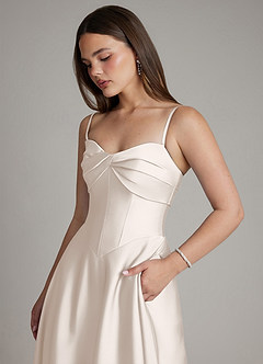 Azazie Meleena Robes de demoiselle d'honneur Robe Trapèze en Satin extensible Bustier Albâtre Blanc image2