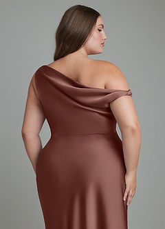 Azazie Emerson Robes de demoiselle d'honneur Robe Sirène en Satin extensible Épaules dénudées Expresso image13