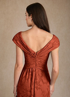 Azazie Myrtle Mère de la mariée Robes Robe Trapèze en Blumen-Burnout Plissée Auburn image6