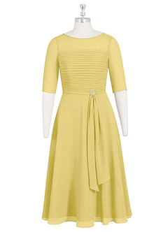 Azazie Naomi Abiti per la Madre della Sposa Abito A-Line in Chiffon Plissettato con Scollo a Barca Canarino image7