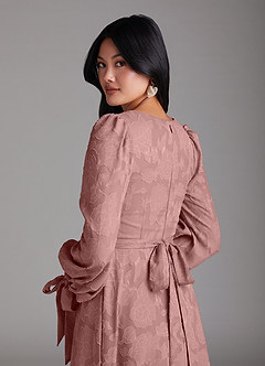 Azazie Leonia Robes de demoiselle d'honneur Robe Trapèze en Blumen-Burnout Manche longue Rose Poussiéreuse image5