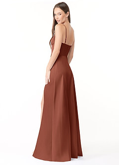 Azazie Halsey Robes de demoiselle d'honneur Robe Fourreau en Satin extensible Fente Latérale Argile image5