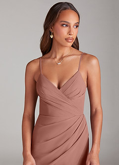 Azazie Maci Robes de demoiselle d'honneur Robe Fourreau en Mousseline de soie Plissée Rose De Cèdre image5