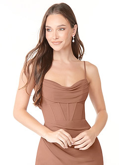 Azazie Mai Robes de demoiselle d'honneur Robe Fourreau en Mousseline de soie Plissée Bronze image5