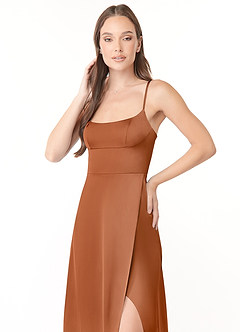 Azazie Halsey Robes de demoiselle d'honneur Robe Fourreau en Satin extensible Fente Latérale Cuivre image6