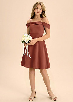 Azazie Anselie Junior Vestido de Castaño de Satén Elástico de Corte en A con Plisado image1