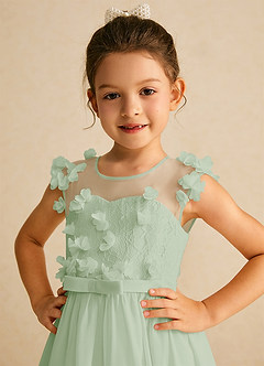 Azazie Arlo Blumenmädchenkleider A-Linie Schleifen Chiffon Kleid Staubiger Salbeigrün image2