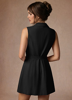 front Alina Schwarz Blazer-Kleid mit raffiniertem Webmuster und Faltenwurf