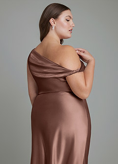 Azazie Emerson Jurken voor bruidsmeisjes Jurk van Metaalachtig Satijn met Zeemeermin Off-shoulder Espresso image6