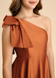 Azazie Penguin Junior Robe Trapèze en Satin extensible Arc Cannelle image7