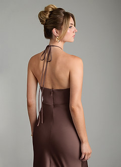 Azazie Camille Robes de demoiselle d'honneur Robe Fourreau en Satin extensible Fente Latérale Ganache image2