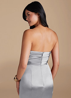 Azazie Yola Abiti da Damigella Abito Tubino in Raso Metallizzato Senza Cinturino Argento image3