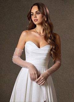 front Guantes de novia de tul adornados con perlas