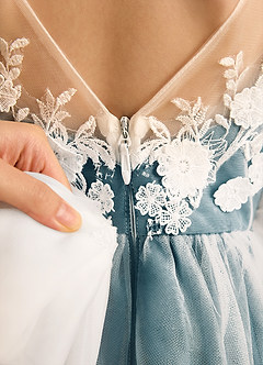 Azazie Zimi Jurken voor bloemenmeisjes Baljurk Jurk van Tule Sweetheart Halslijn Inkt Blauw image10