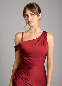 Azazie Madelyn Robes de demoiselle d'honneur Robe Sirène Convertible en Satin extensible Une épaule Écarlate image3