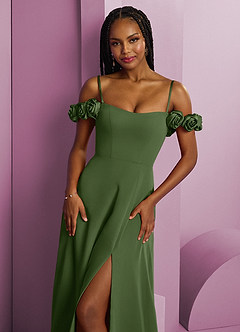 Barbie ♥ Azazie Suknie dla druhen Rozkloszowana szyfonowa sukienka z odkrytymi ramionami i kwiatowymi rozetkami image3