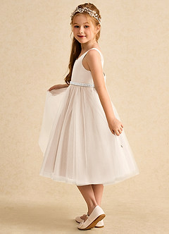Azazie Firefly vestidos de niña de las flores Vestido de Alabastro Blanco de Satin Mate de Corte En A con Lazo image4