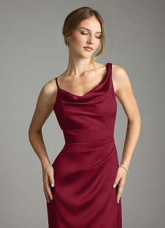 Azazie Samara Essayer des robes à la maison Robe Sirène en Satin extensible Plissée Bourgogne image5
