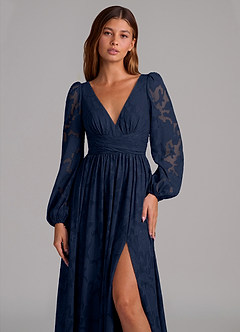 Azazie Norah Robes de demoiselle d'honneur Robe Trapèze en Blumen-Burnout Manche longue Bleu Marine Foncé image7