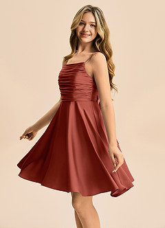 Azazie Miko Junior Robe Trapèze en Satin extensible Plissée Terracotta image7