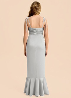 Azazie Ryan Junior Robe Fourreau en Satin extensible Arc Argent image2