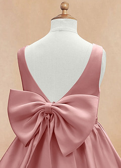 Azazie Margie Robe Demoiselle D'honneur Fillette Robe Trapèze en Satin extensible Arc Rose Poussiéreuse image7