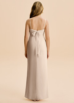 Azazie Mai Junior Vestido de Gris Pardo de Gasa de Corte Recto con Plisado image2