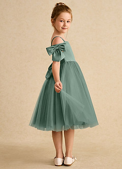Azazie Amie Blumenmädchenkleider A-Linie Schulterfrei Matte Satin Kleid Eukalyptus image6
