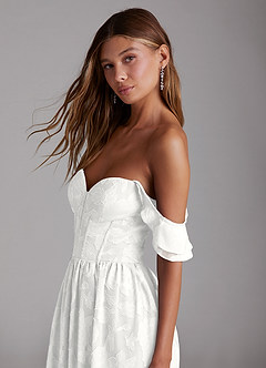 Azazie Denisse Robes de demoiselle d'honneur Robe Trapèze en Blumen-Burnout Rayé Blanc image5