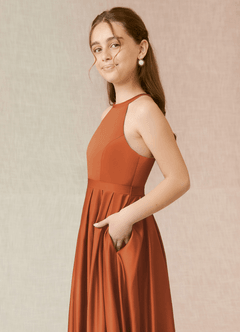 Azazie Arianthe Junior Vestido Canela de Cetim elástico de Linha A com com bolsos image6