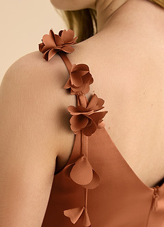 Azazie Gumdrop Junior 엠파이어 주름진 스트레치 새틴 플로어 길이 주니어 신부 들러리 드레스 image8