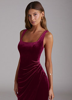Azazie Mero Robes de demoiselle d'honneur Robe Fourreau en velours Plissée Cabernet image6