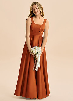 Azazie Gabby Junior Vestido de Canela de Satén Elástico de Corte en A con Plisado image1