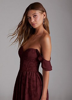 Azazie Denisse Robes de demoiselle d'honneur Robe Trapèze en Blumen-Burnout Rayé Cabernet image5