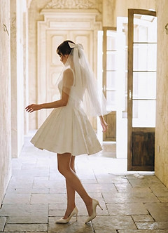 front The Satin Bow Shoulder Veil