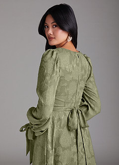 Azazie Leonia Vestidos de damas de honor Vestido de Pistacho de Devorado Floral de Corte en A con Manga larga image5